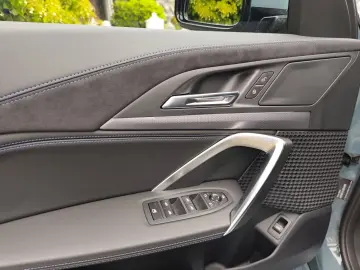 X2 18 d 2.0 °M-Sport°el.AHK°Sonderlack ab Werk