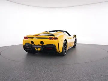 SF90 Spider CARBON GIALLO MODENA