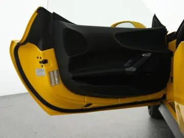 SF90 Spider CARBON GIALLO MODENA