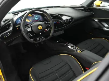 SF90 Spider CARBON GIALLO MODENA