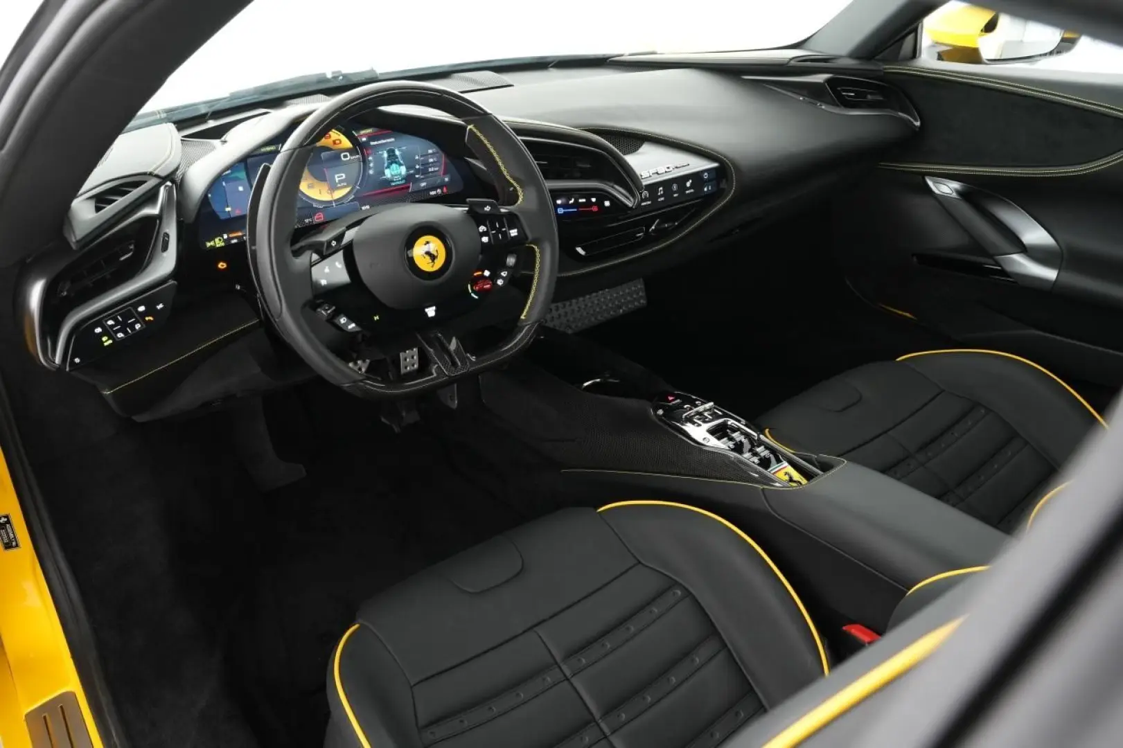 SF90 Spider CARBON GIALLO MODENA