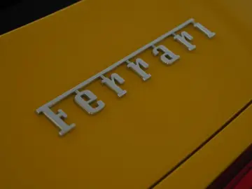 SF90 Spider CARBON GIALLO MODENA