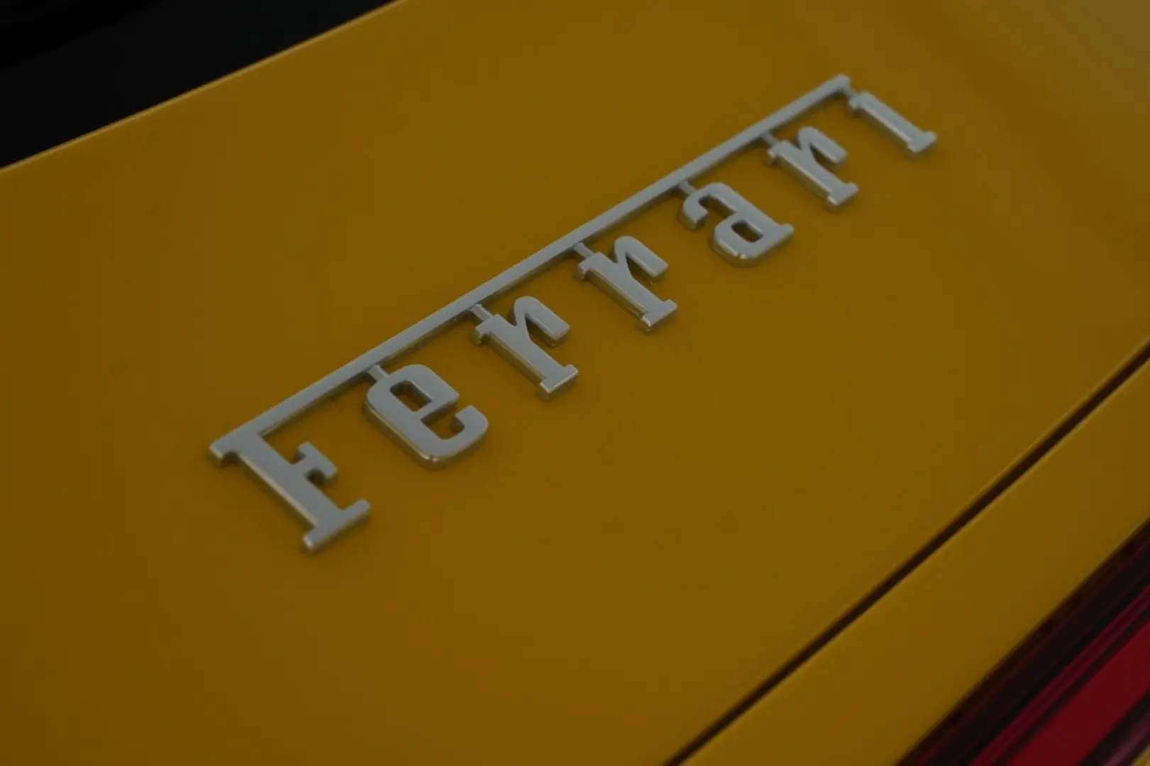 SF90 Spider CARBON GIALLO MODENA