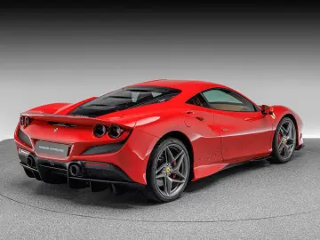F8 Tributo