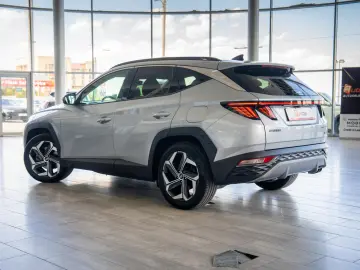 Hyundai Tucson 1.6T-GDI Plug-in Hybrid  4WD 