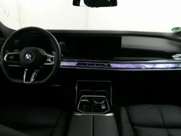 740d xDr. M Sportpaket AHK Panorama Standh ACC W