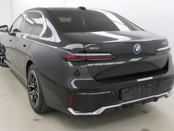 740 d xDrive M Sport Paket TV/SkyLounge/Kristall