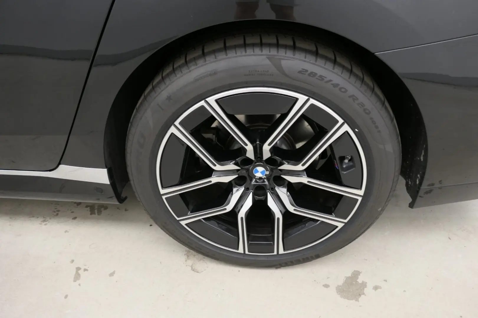 740 d xDrive M Sport Paket TV/SkyLounge/Kristall