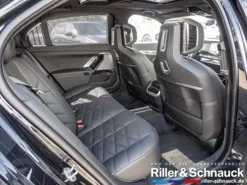 740d xDrive M-Sport ACC STANDHZ PANO 360° RSE