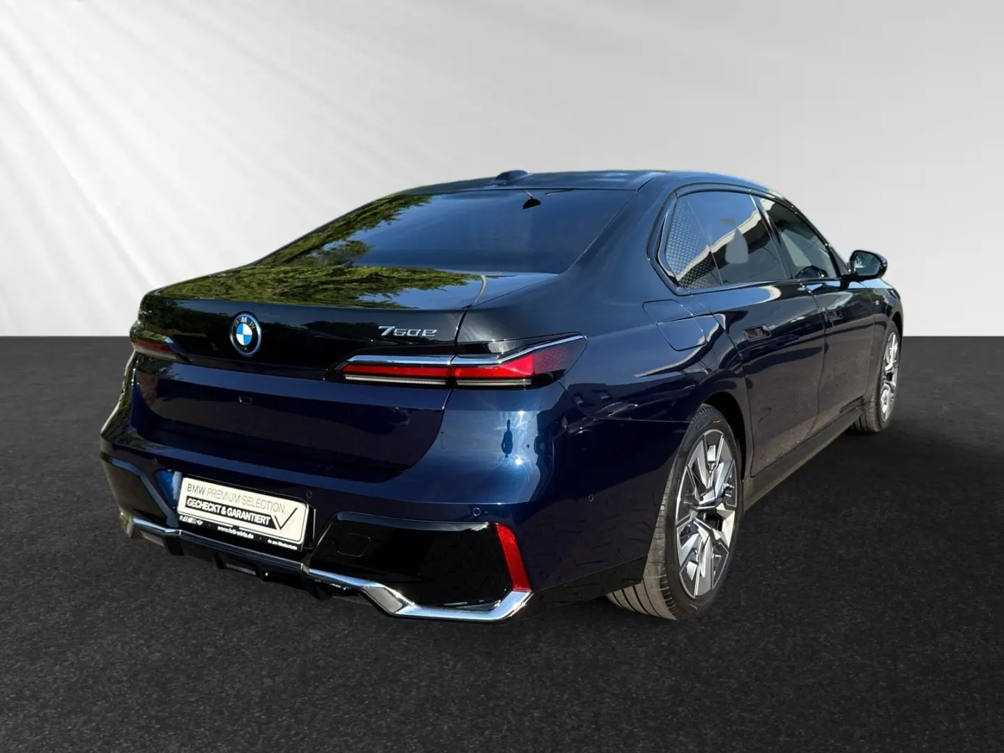 750e xDrive M Sport|TV-Fond-Entertainment