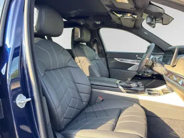 750e xDrive M Sport|TV-Fond-Entertainment