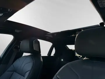 750e xDrive M Sport|TV-Fond-Entertainment