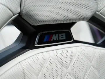 M8 Comp. Cabrio AKRP/LASER/CARBON/B&W/KEYGO/AMBI