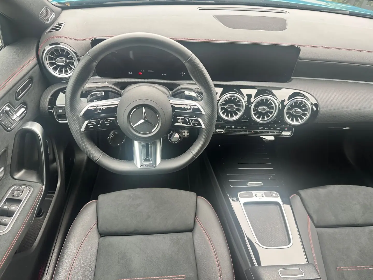 CLA 35 AMG 4Matic*1.HD*AERO*7TKM*HYPERBLAU*360°