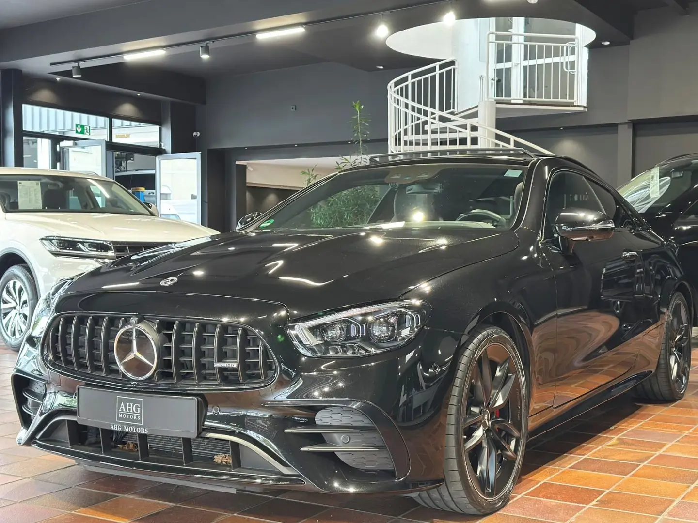 E 53 AMG 4M COUPE SPORTABGAS DISTRO PANO 360° HE