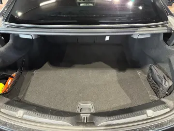 E 53 AMG 4M COUPE SPORTABGAS DISTRO PANO 360° HE
