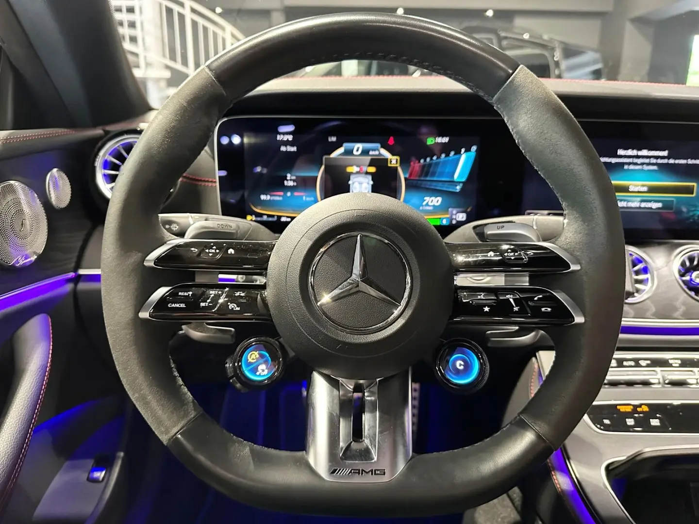 E 53 AMG 4M COUPE SPORTABGAS DISTRO PANO 360° HE