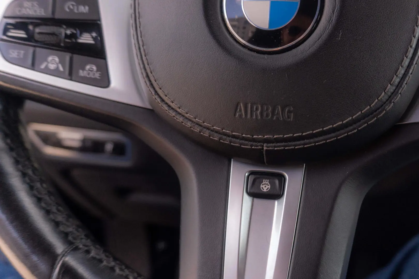 BMW  X6 xDrive30d AT MHEV