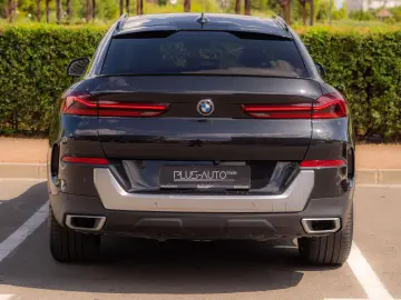 BMW  X6 xDrive30d AT MHEV