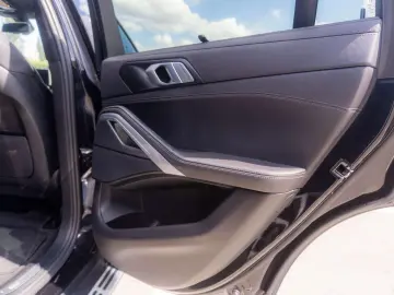 BMW  X6 xDrive30d AT MHEV