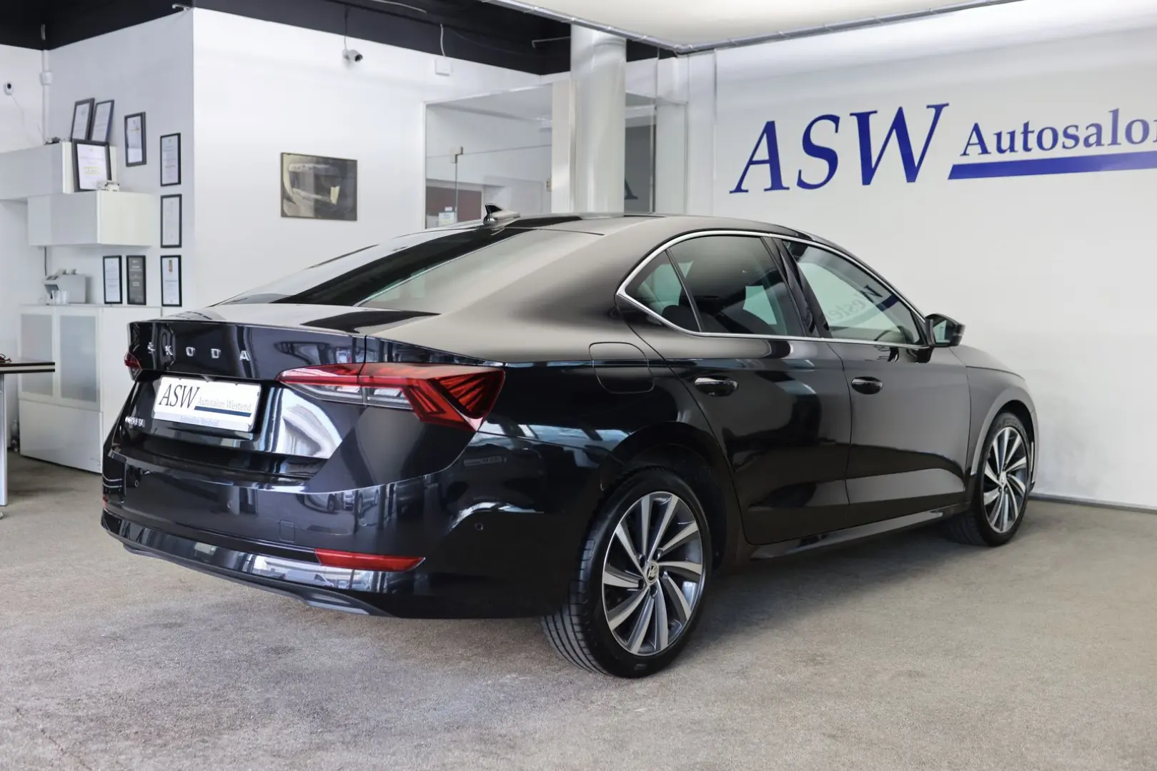 Octavia LIMOUSINE 2,0 TDI FIRST EDITION 18-ZOLL