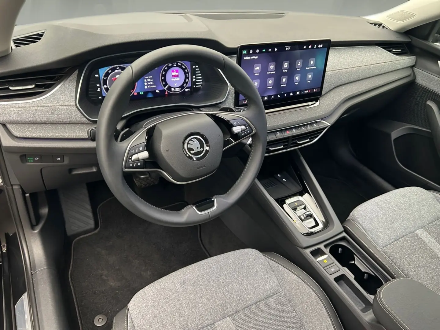 Octavia Combi 2.0 TDI Selection DSG*Pano*LED*Vir