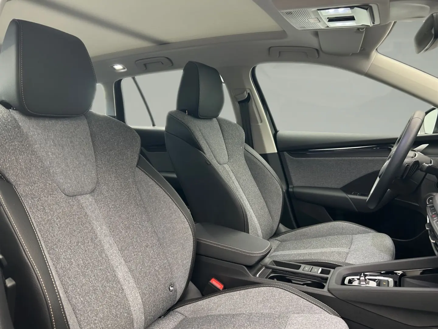 Octavia Combi 2.0 TDI Selection DSG*Pano*LED*Vir