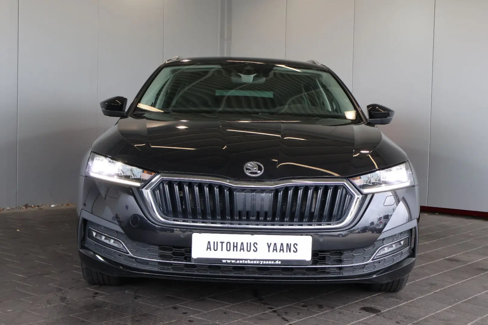 Octavia 2.0 TDI First Edi. SITZKLIMA+AID+KEY+LED