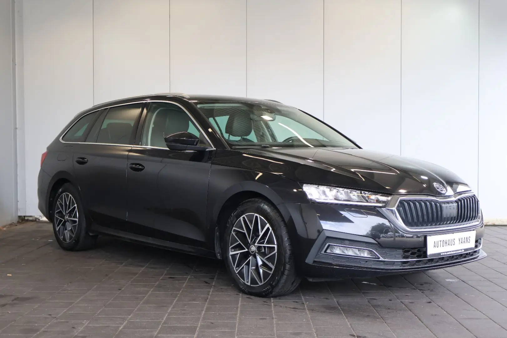 Octavia 2.0 TDI First Edi. SITZKLIMA+AID+KEY+LED
