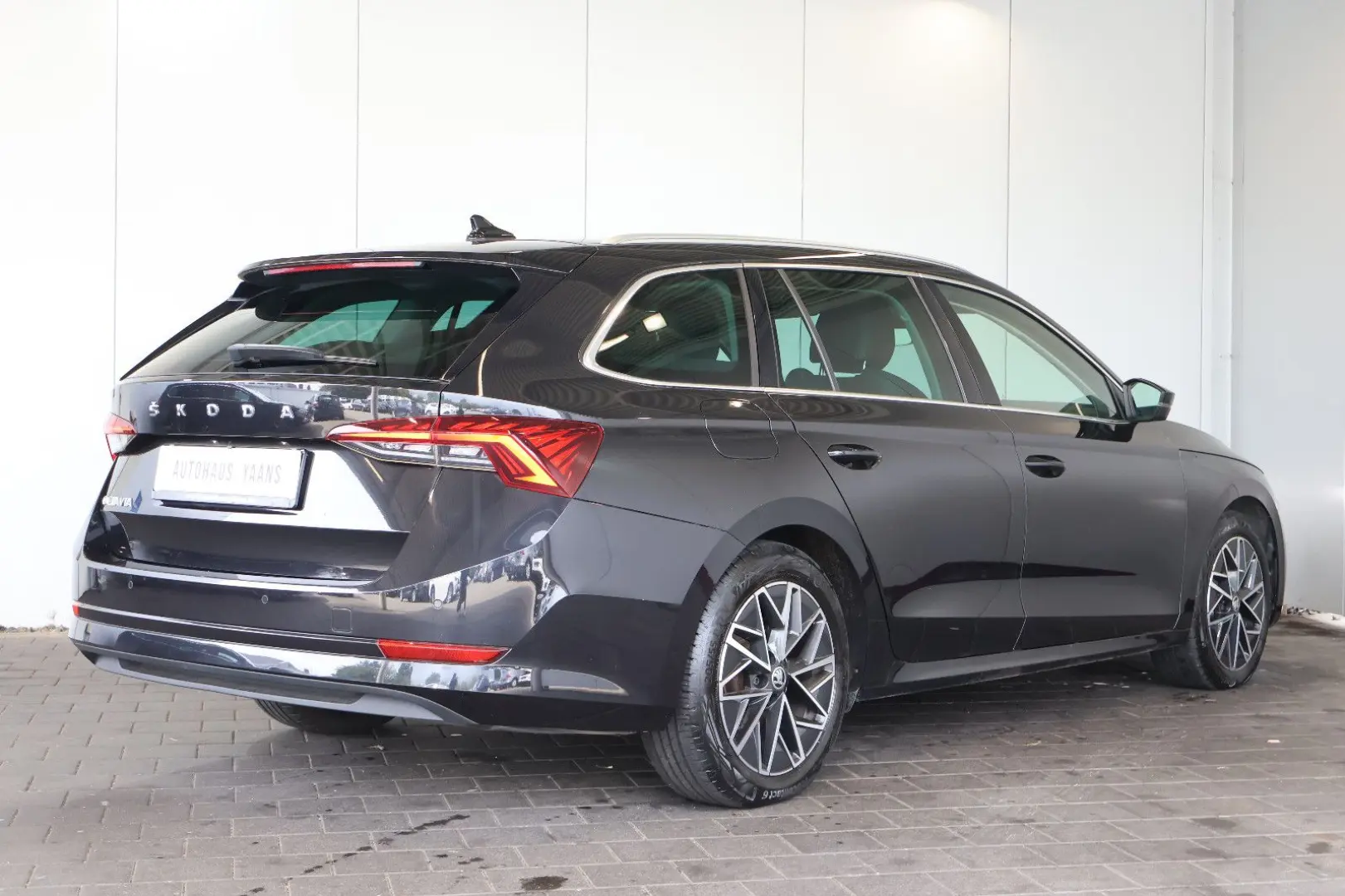Octavia 2.0 TDI First Edi. SITZKLIMA+AID+KEY+LED
