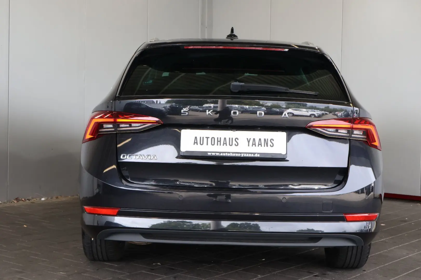 Octavia 2.0 TDI First Edi. SITZKLIMA+AID+KEY+LED