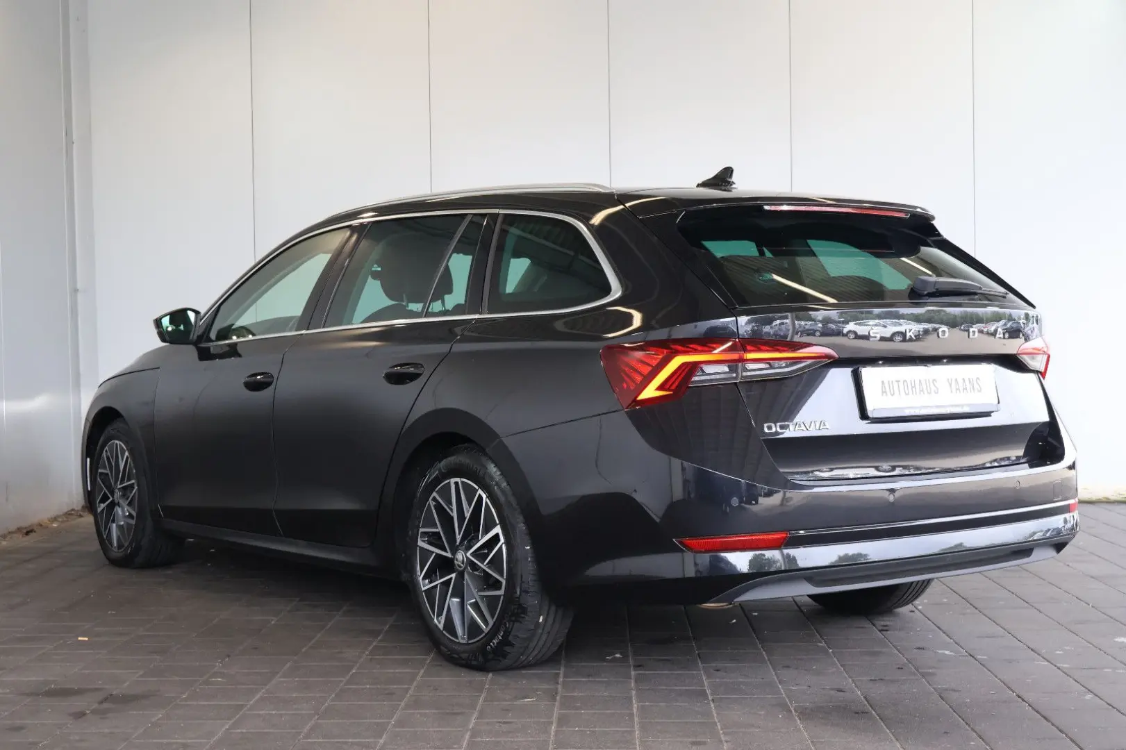 Octavia 2.0 TDI First Edi. SITZKLIMA+AID+KEY+LED