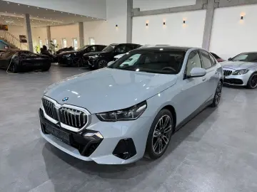 520 i M Sport Pano LED 360  H&K Carbon Shadow