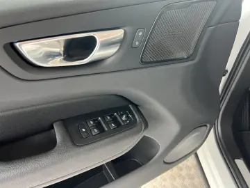 XC60 B5 D AWD Momentum Pro Geartronic