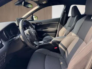 C-HR 2.0-l-Hybrid 5-Türer Team Deutschlan