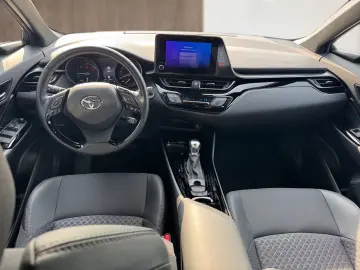 C-HR 2.0-l-Hybrid 5-Türer Team Deutschlan