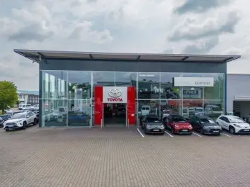 C-HR 2.0-l-Hybrid 5-Türer Team Deutschlan