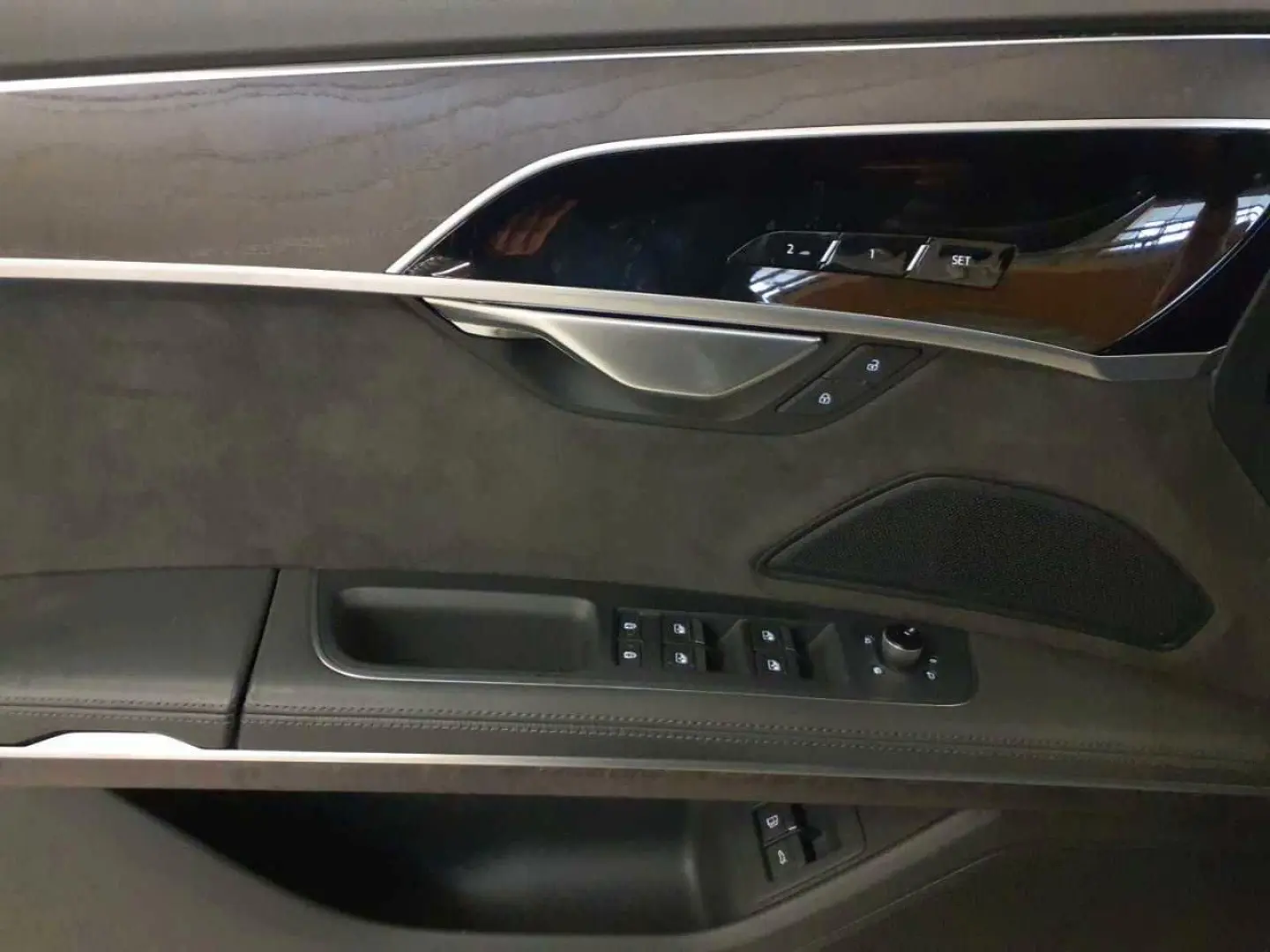 A8 L 60 TFSI e quattro tiptronic