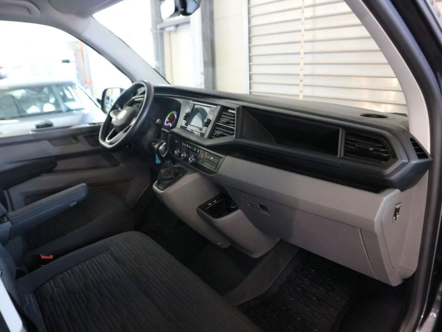 T6.1 Caravelle ABTe Comfort LR DSG 9-Sitzer Kam