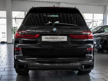 X7 xDr 40d M-Sport/Bowers/TV/SkyLounge/360/SoftClose/Massage