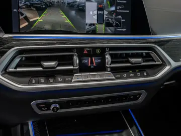 X7 xDr 40d M-Sport/Bowers/TV/SkyLounge/360/SoftClose/Massage