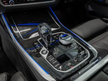 X7 xDr 40d M-Sport/Bowers/TV/SkyLounge/360/SoftClose/Massage