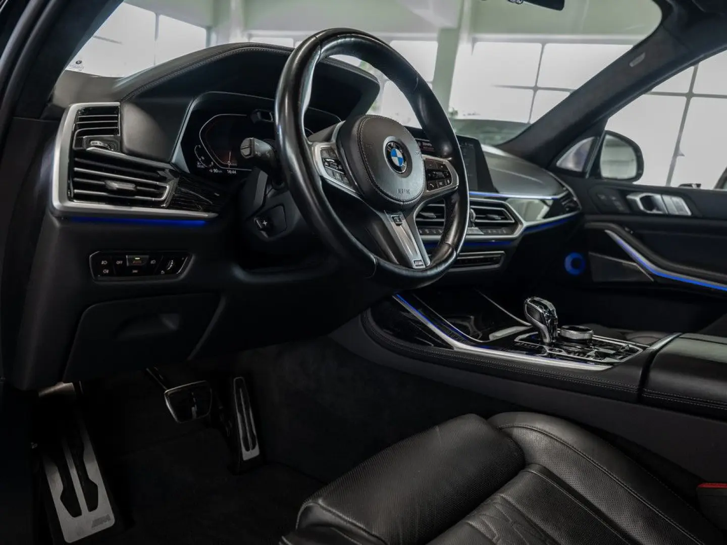X7 xDr 40d M-Sport/Bowers/TV/SkyLounge/360/SoftClose/Massage