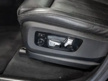 X7 xDr 40d M-Sport/Bowers/TV/SkyLounge/360/SoftClose/Massage