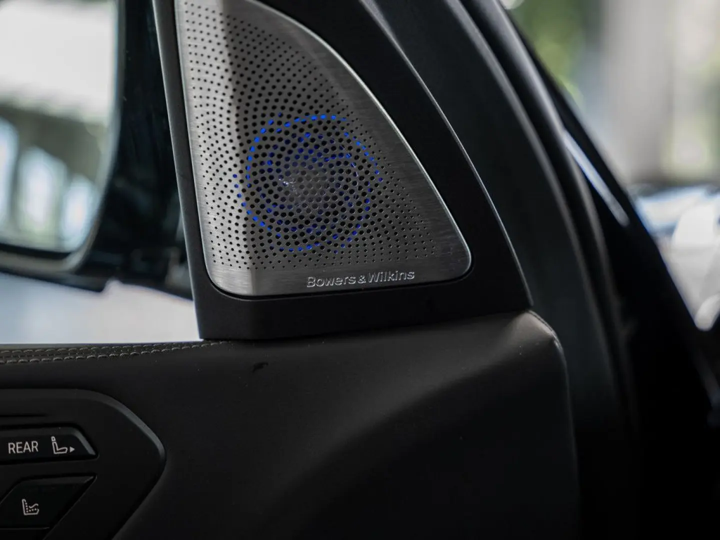X7 xDr 40d M-Sport/Bowers/TV/SkyLounge/360/SoftClose/Massage