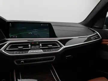 X7 xD40d M Sport 360° Laser Massage DAB 21