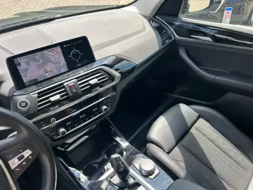 BMW X3 xDr 30e xLine*Pano*LED*T-Leder