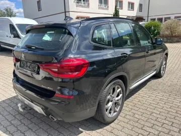 BMW X3 xDr 30e xLine*Pano*LED*T-Leder