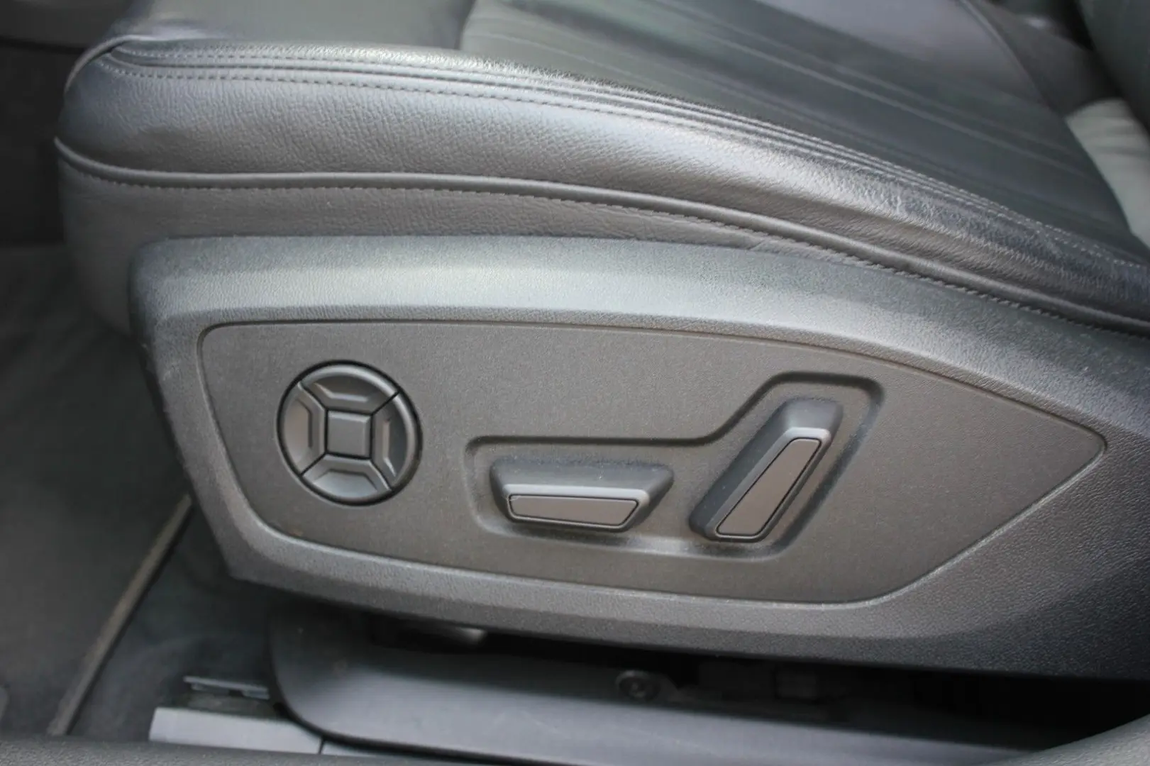 A6 Lim. design 45 2.0 eTFSI quattro Leder,LED