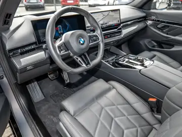 BMW 520d xDrive Limousine M Sport Pano Standheiz. DA